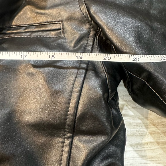 NWT Men’s “Bennett” Black Winter Sherpa and PU leather coat size Medium - Picture 10 of 16